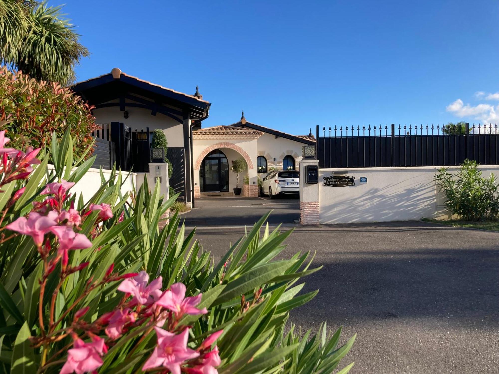 Charme & Confort- Les Cottages Du Bassin D'Arcachon- Petit-Dejeuner Sur Demande - Nuitee, Court Sejour, Semaine Gujan-Mestras Kültér fotó